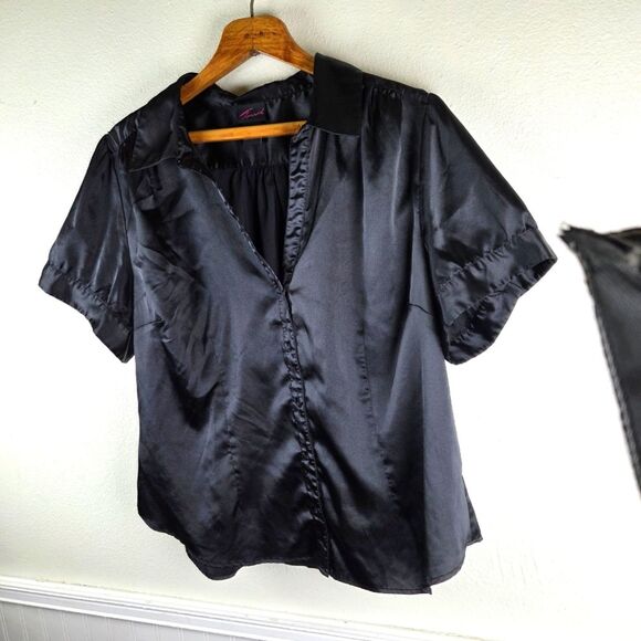 Women's Torrid Plus Size Capsule Closet Elegant Black Satin Blouse Size 3xl - Picture 2 of 8
